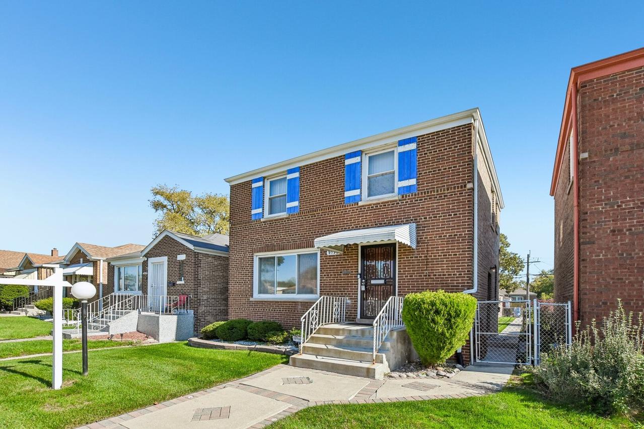 9739 S Woodlawn Ave., Chicago, IL 60628
