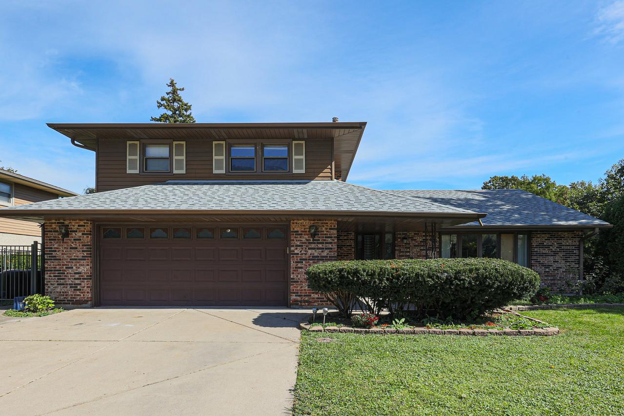 1601 N Rosetree Ln., Mount Prospect, IL 60056