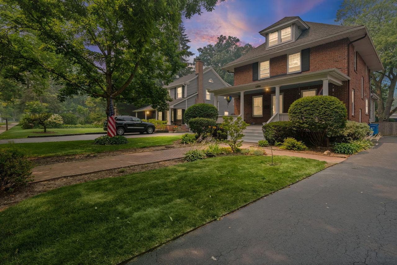 1538 Oakwood Ave., Highland Park, IL 60035