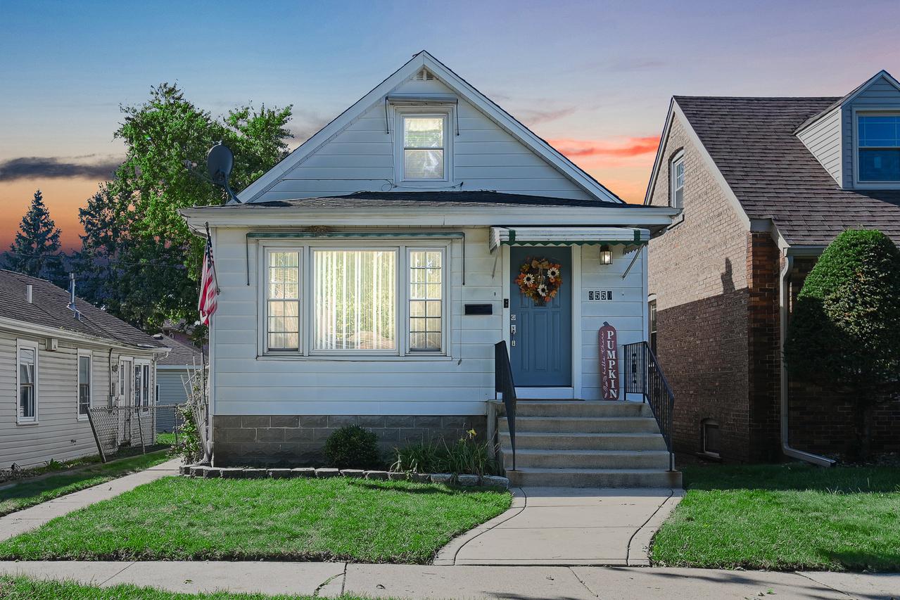 9550 S California Ave., Evergreen Park, IL 60805