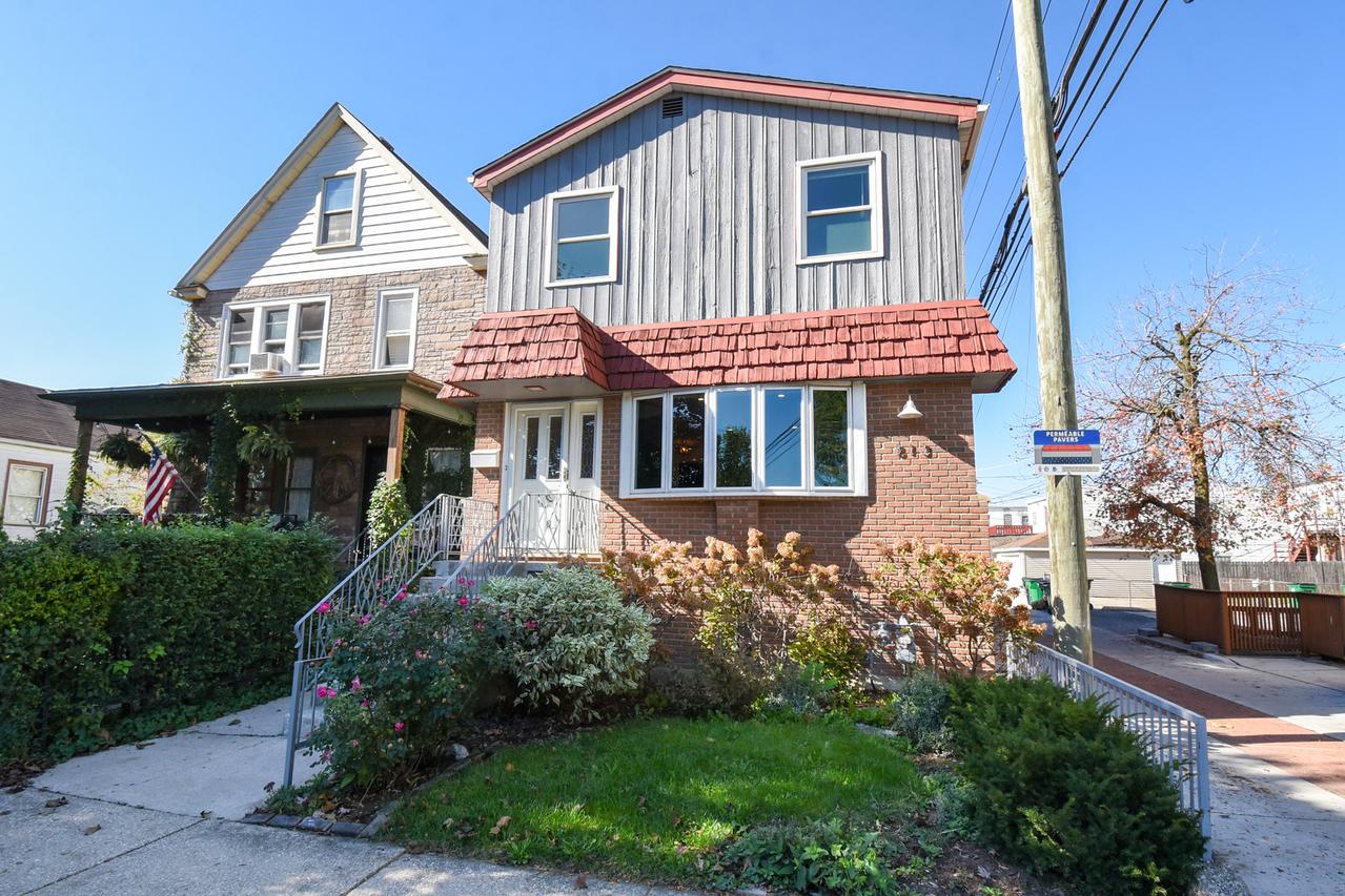 813 Thomas Ave., Forest Park, IL 60130