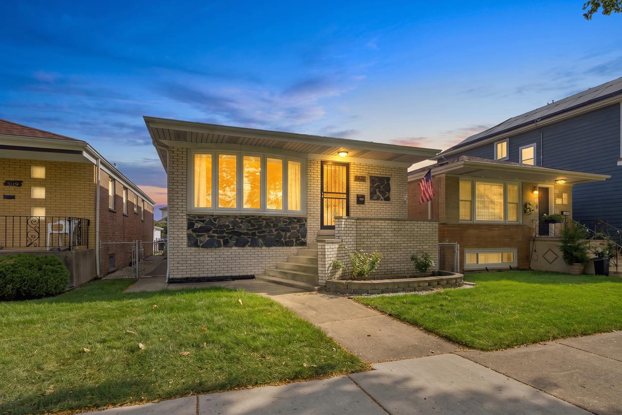 5721 S Mobile Ave., Chicago, IL 60638
