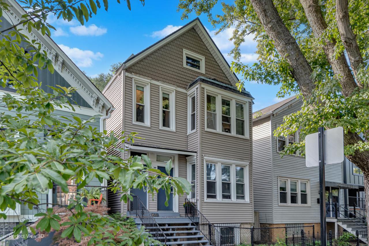1644 N Mozart Streets, Chicago, IL 60647