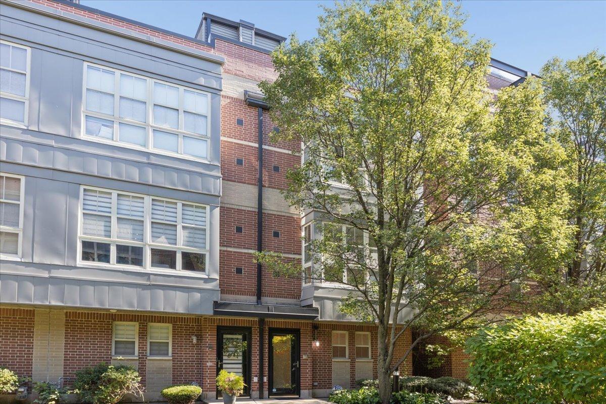 2321 S Wabash St. #17, Chicago, IL 60616
