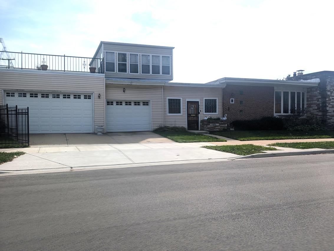 8801 S Paxton Ave., Chicago, IL 60617
