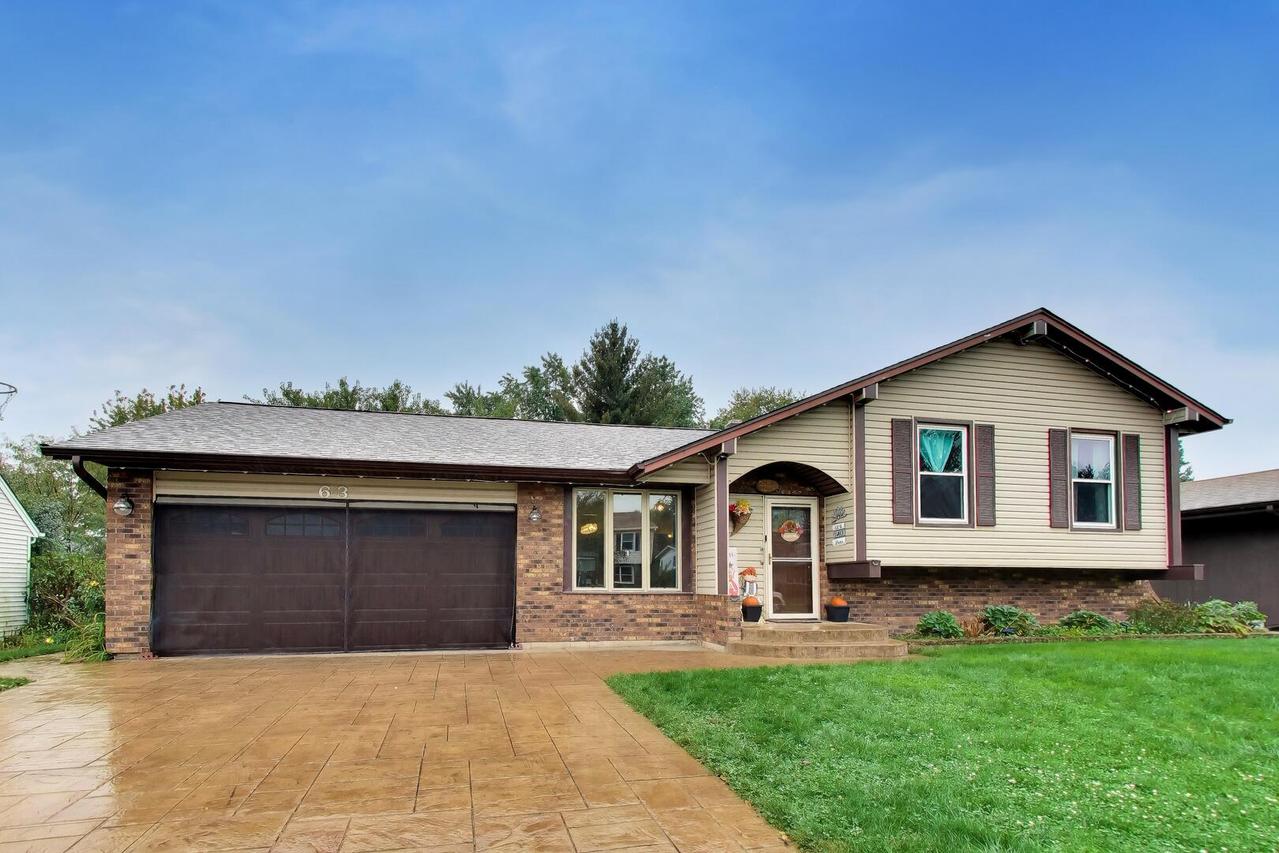 63 Lockman Cir., Elgin, IL 60123
