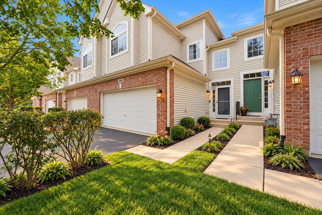1905 Maureen Dr., Hoffman Estates, IL 60192