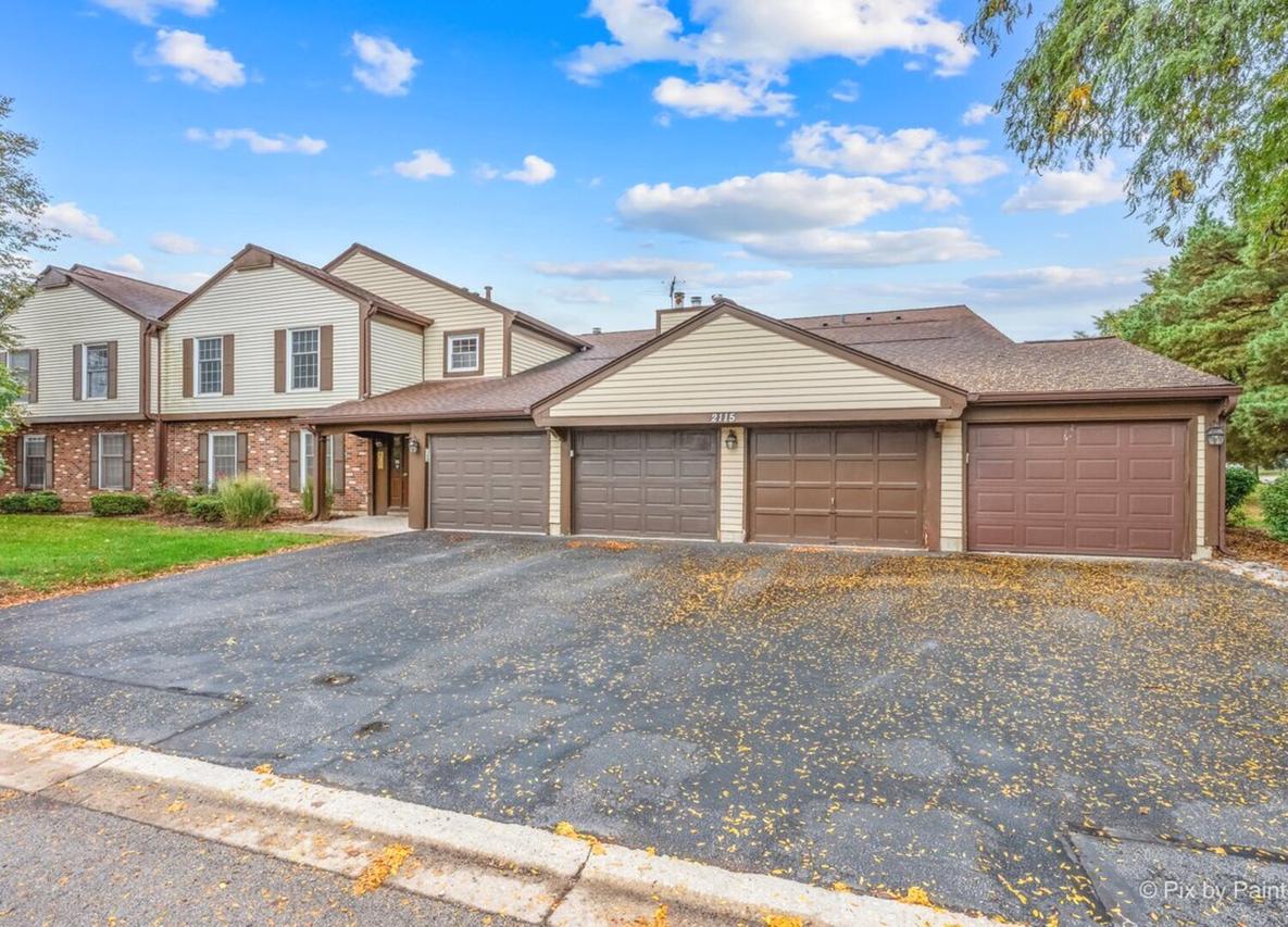 2115 Lancaster Cir. #201C, Naperville, IL 60565