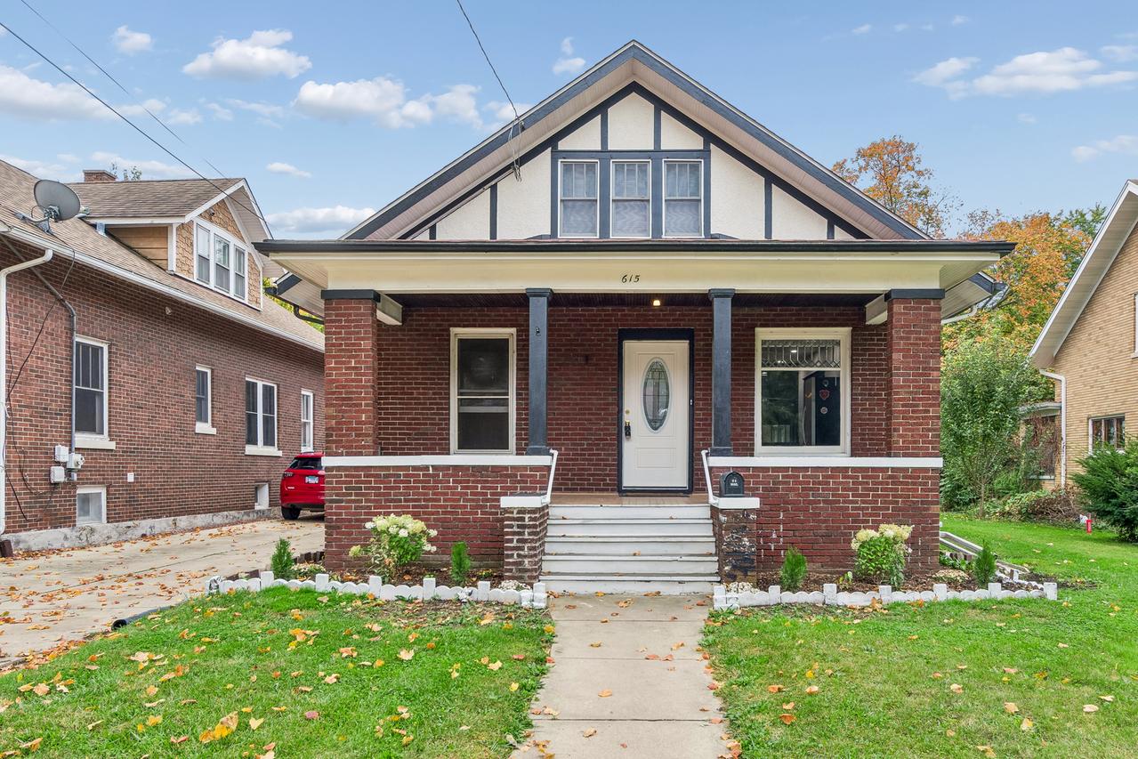 615 Gates Ave., Aurora, IL 60505