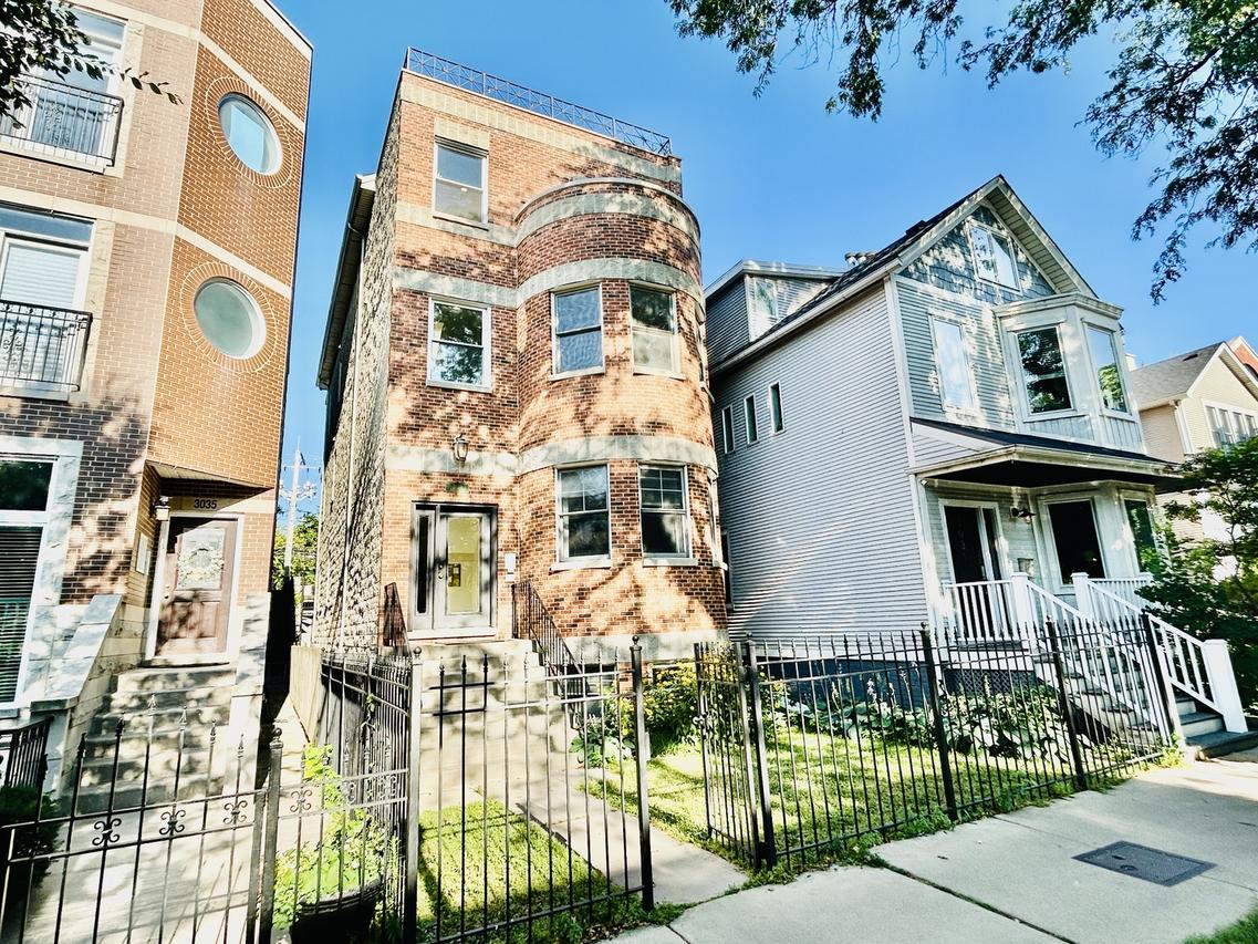 3033 N Racine Ave. #3, Chicago, IL 60657