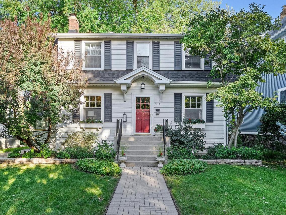 445 N Kensington Ave., La Grange Park, IL 60526