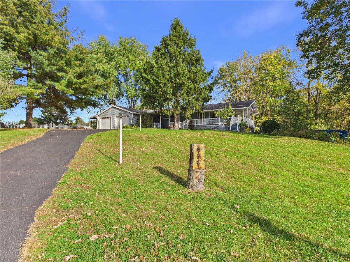 406 Oak Ln., Dixon, IL 61021