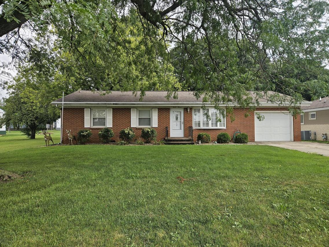 1211 E Indiana Ave., Pontiac, IL 61764