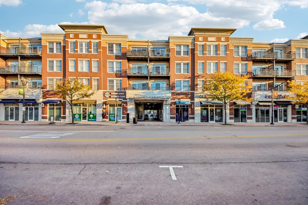 7243 Madison St. #207, Forest Park, IL 60130
