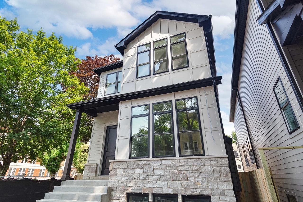 3756 W Sunnyside Ave., Chicago, IL 60625