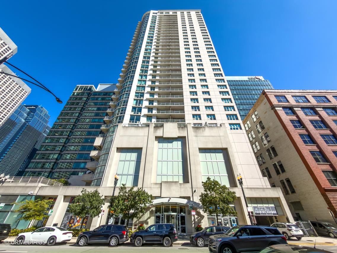 125 S Jefferson St. #2407, Chicago, IL 60661