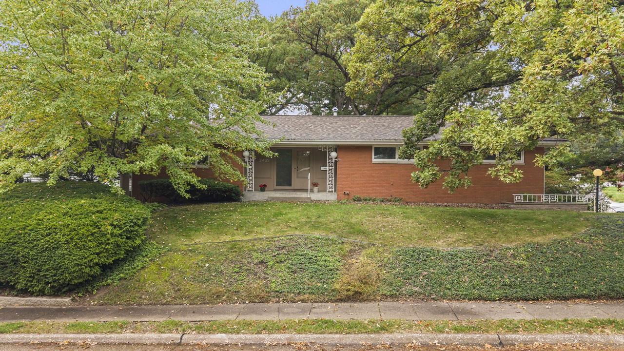 3421 51st St., Moline, IL 61265