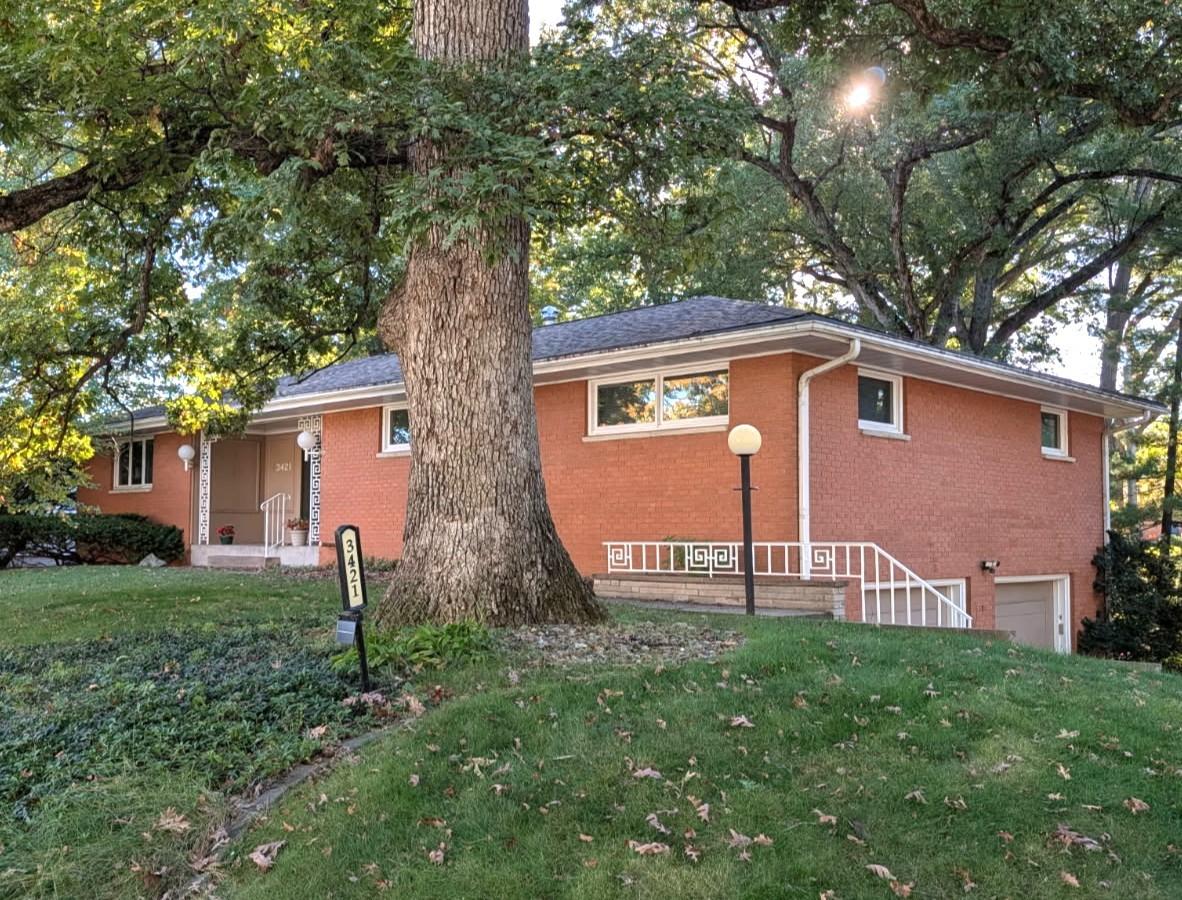 3421 51st St., Moline, IL 61265