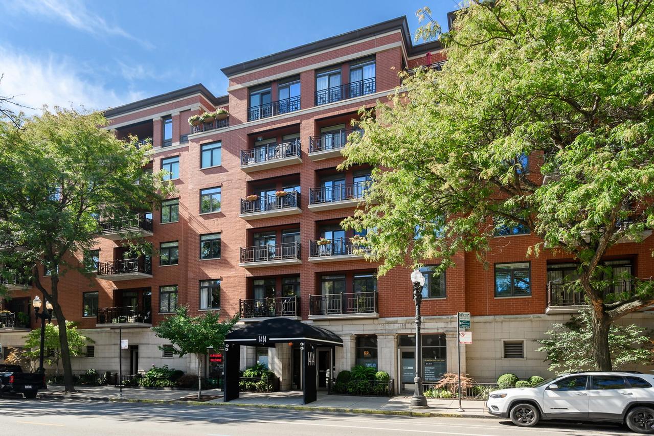 1414 N Wells St. #406, Chicago, IL 60610