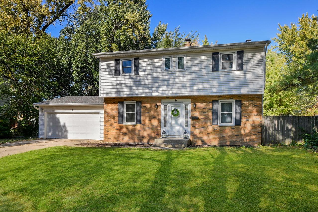 9 Moraine Ter., Dekalb, IL 60115