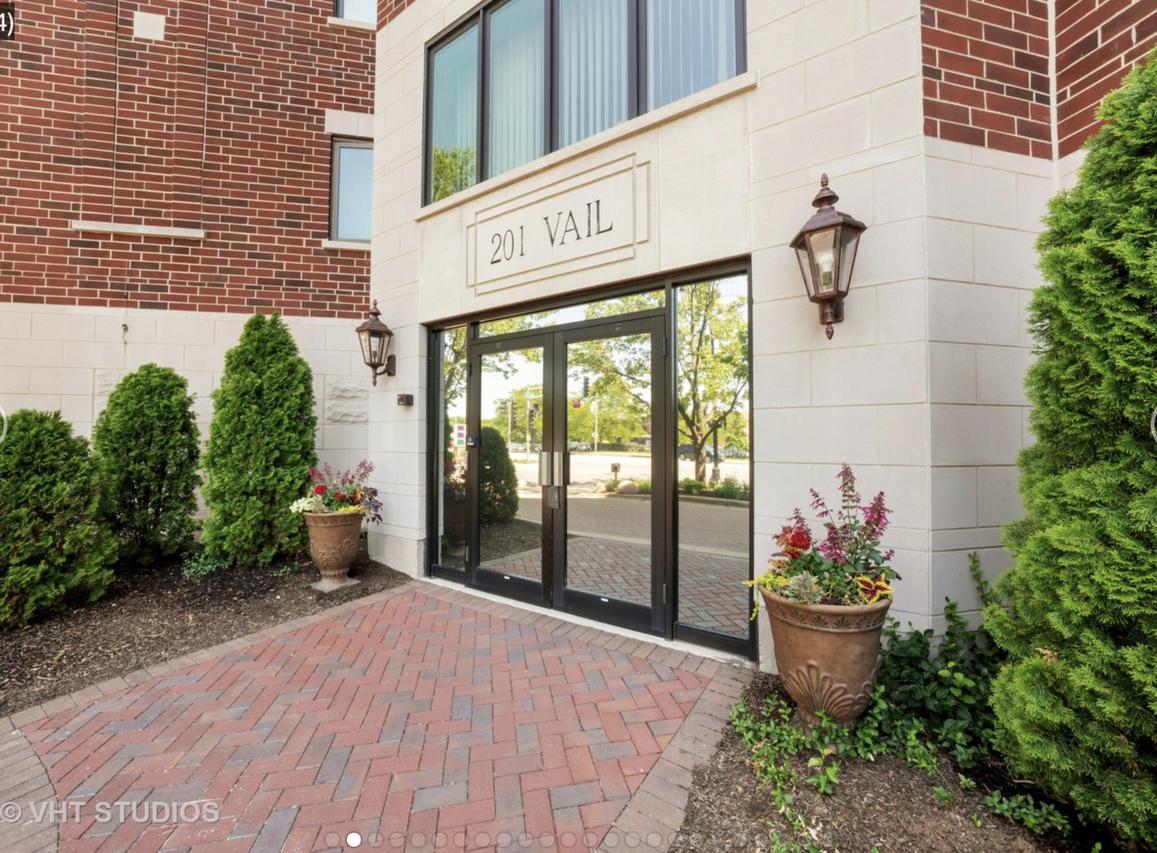 201 N Vail Ave. #701, Arlington Heights, IL 60004