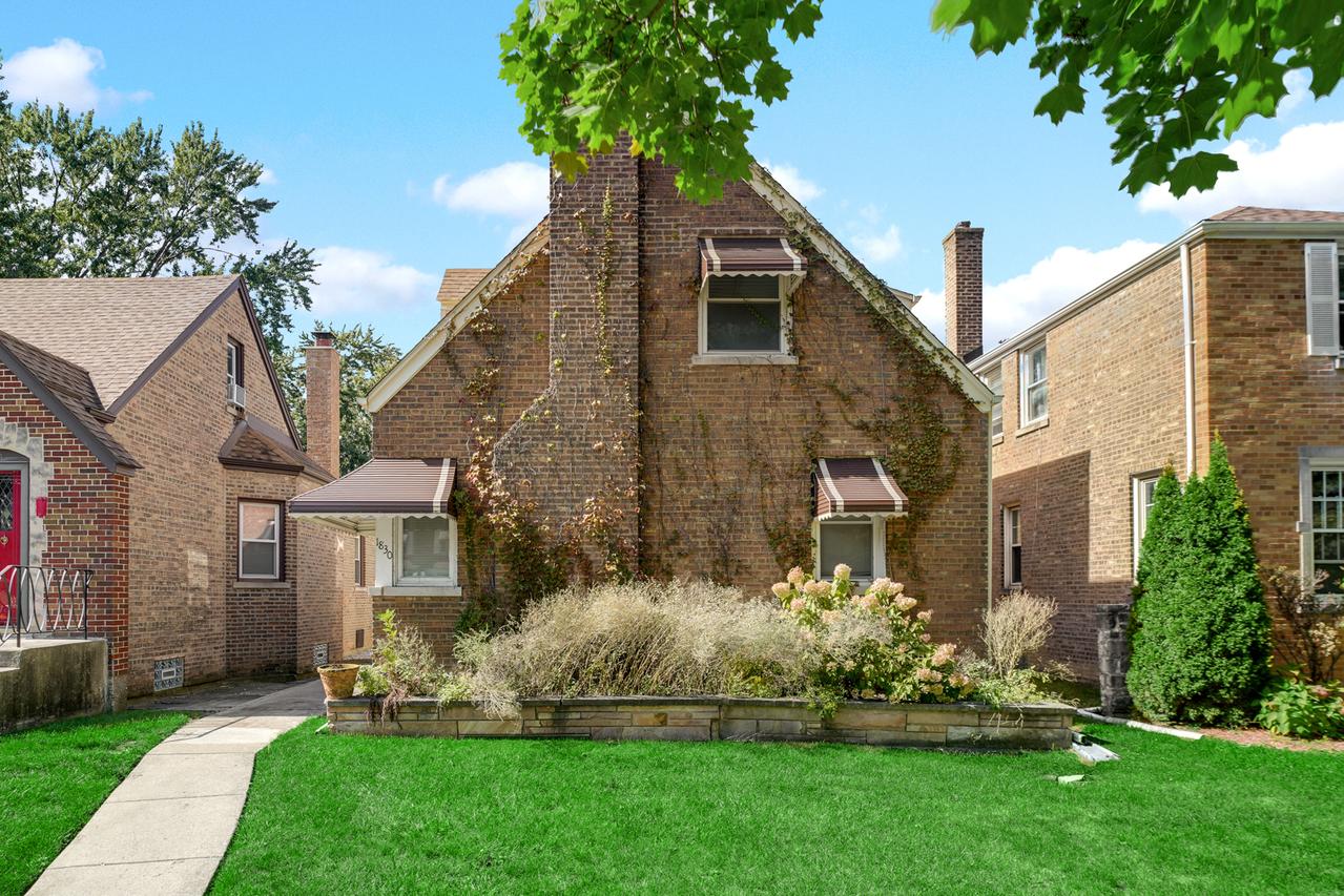 1830 N Neva Ave., Chicago, IL 60707