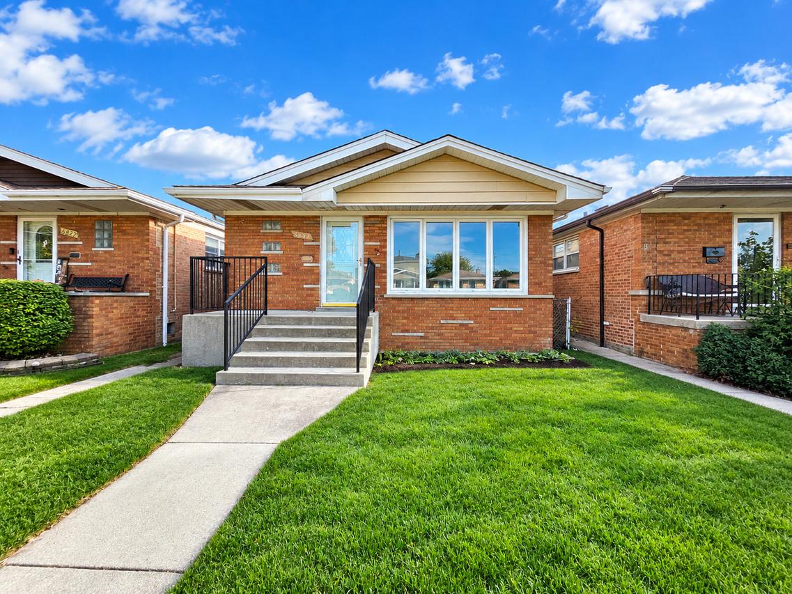 6831 W 64th St., Chicago, IL 60638