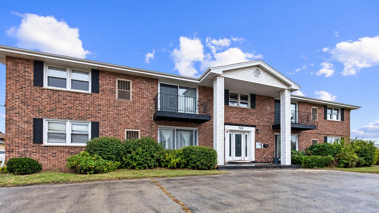 7900 S 83rd Ct. #2, Justice, IL 60458