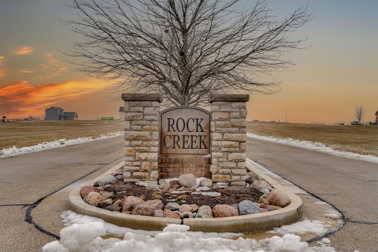 1 Cobblestone Ave., Carlock, IL 61725