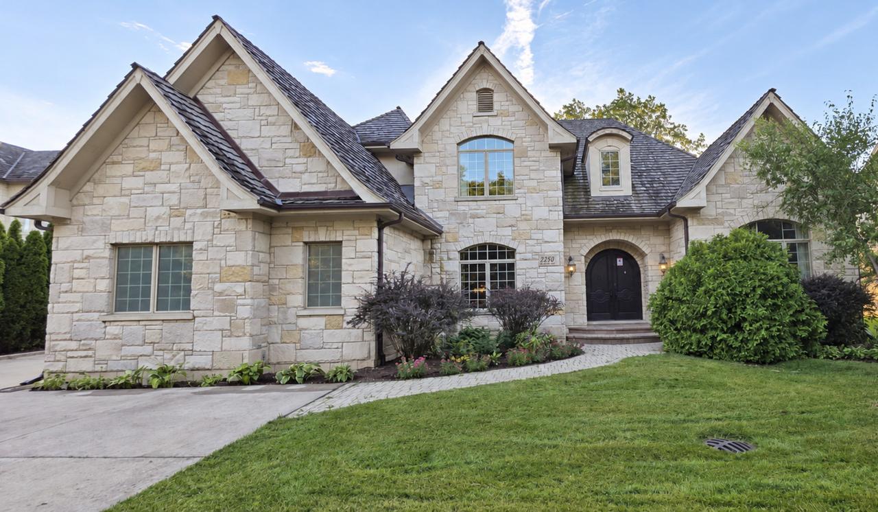 2250 Landwehr Rd., Northbrook, IL 60062