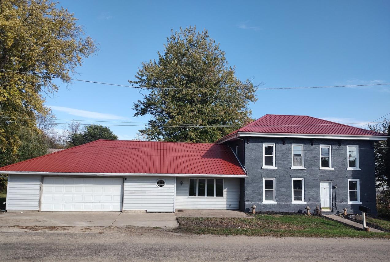 110 N Water St., Warren, IL 61087