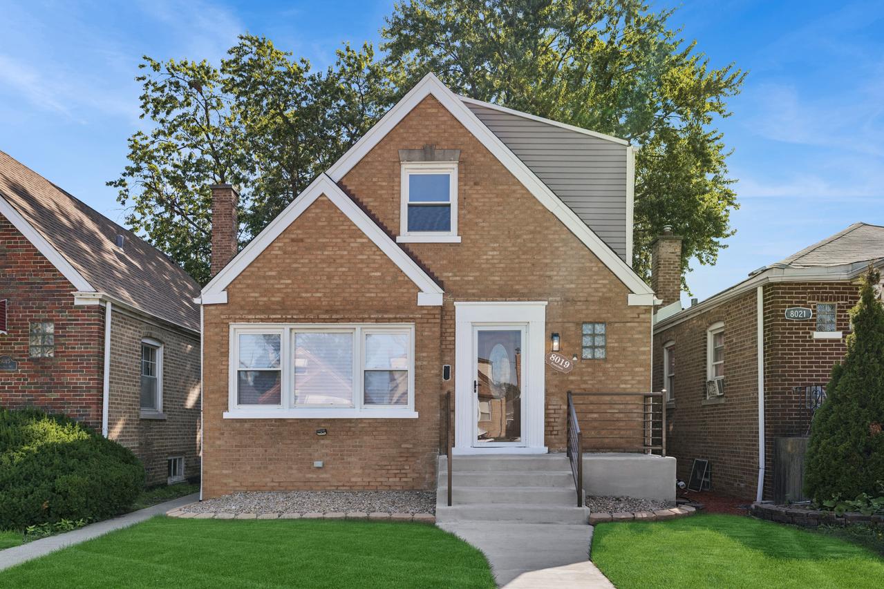 8019 S Francisco Ave., Chicago, IL 60652