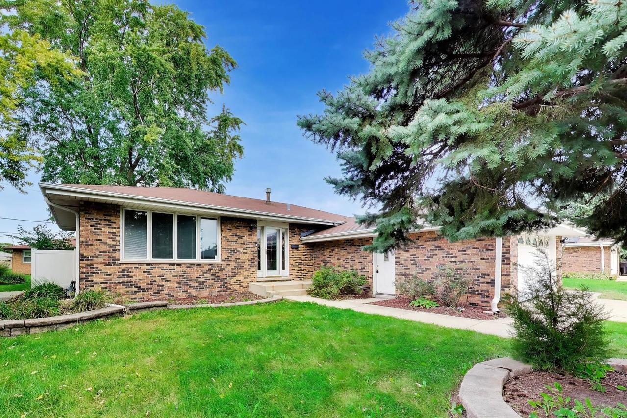 54 E 163rd St., South Holland, IL 60473