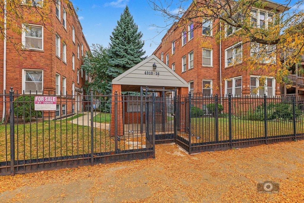 4916 N Kedzie Ave. #3W, Chicago, IL 60625