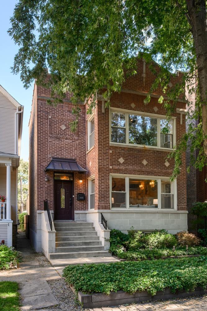 4829 N Hoyne Ave., Chicago, IL 60625