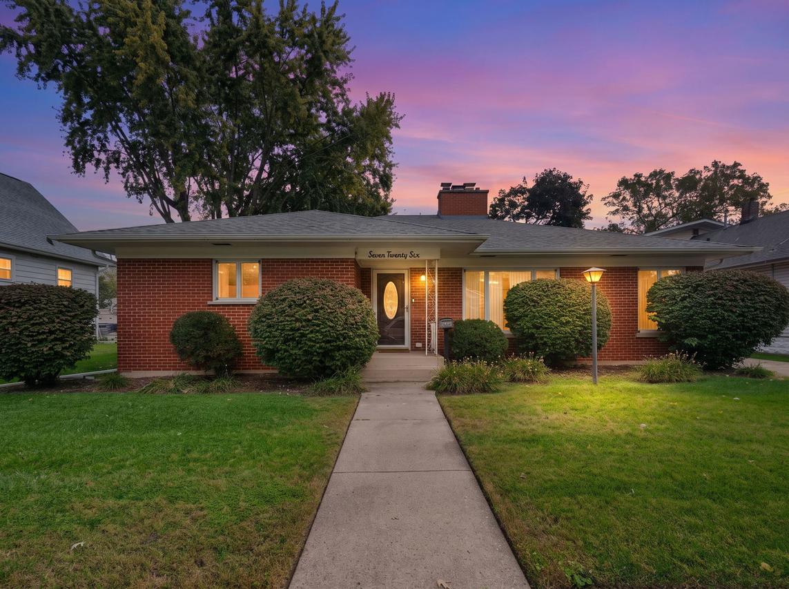 726 S Union St., Aurora, IL 60505