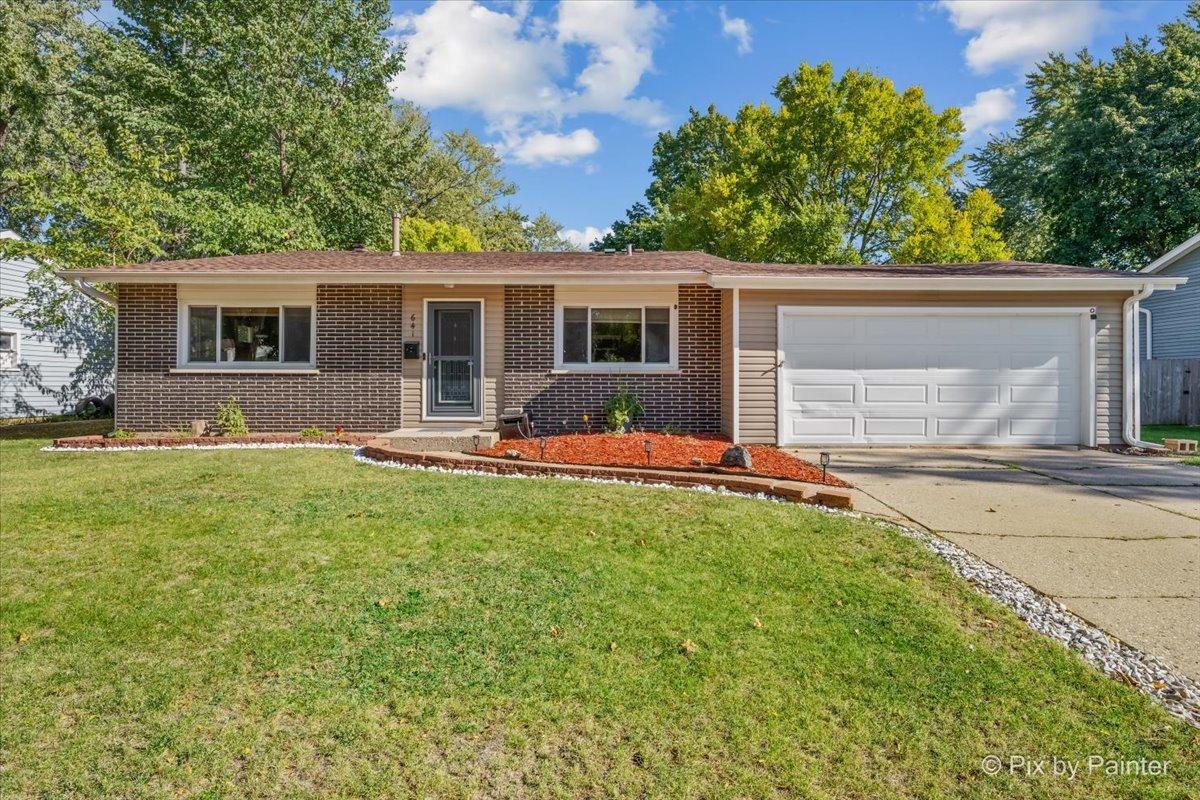 641 Nottingham Ln., Crystal Lake, IL 60014