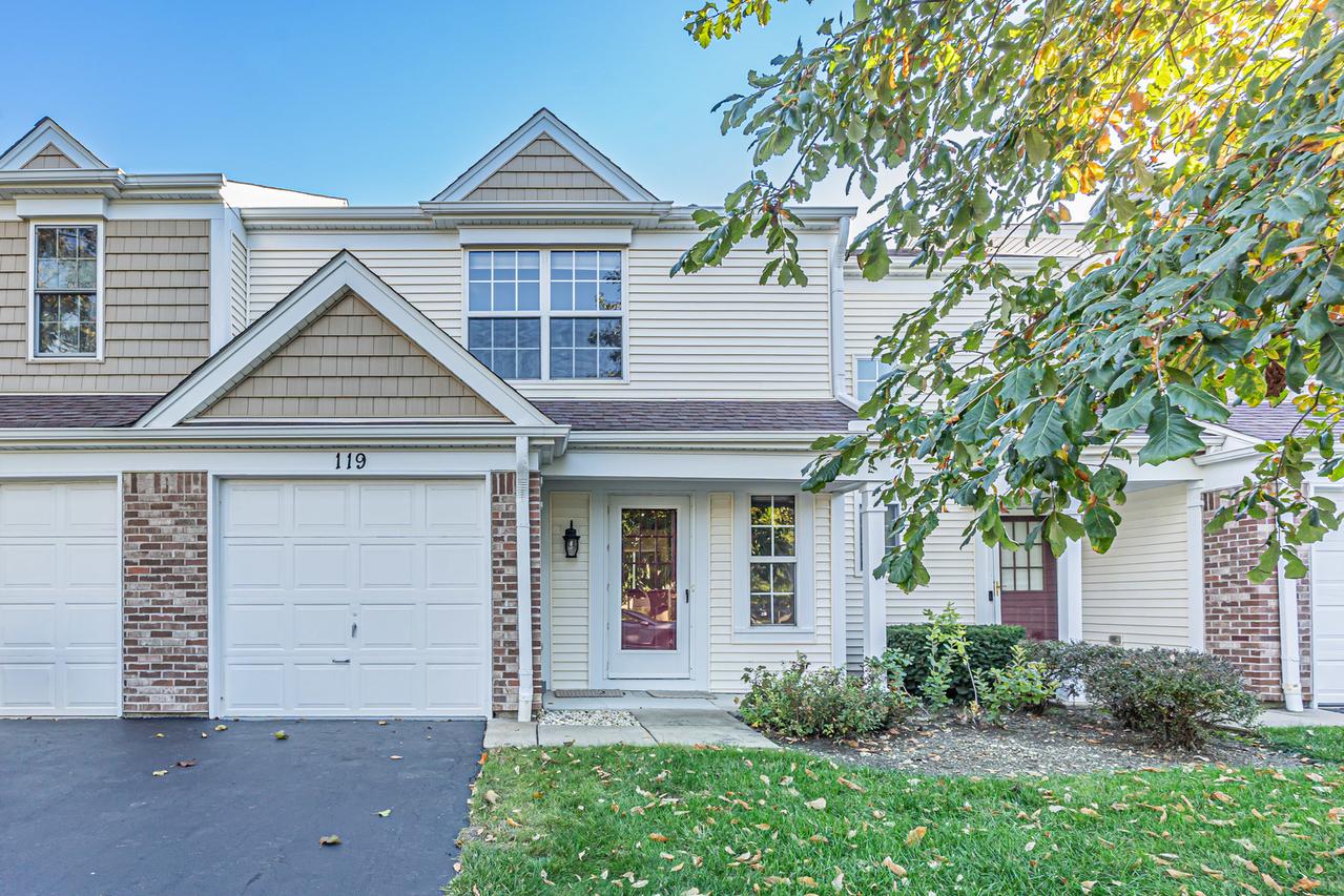 119 E Shag Bark Ln. #B, Streamwood, IL 60107