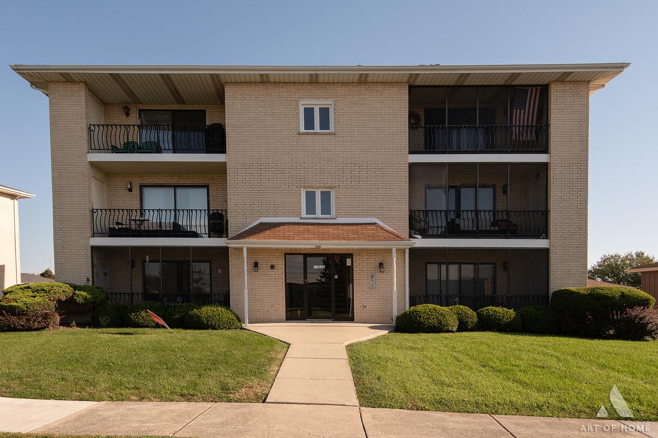 17037 Grissom Dr. #2S, Tinley Park, IL 60477