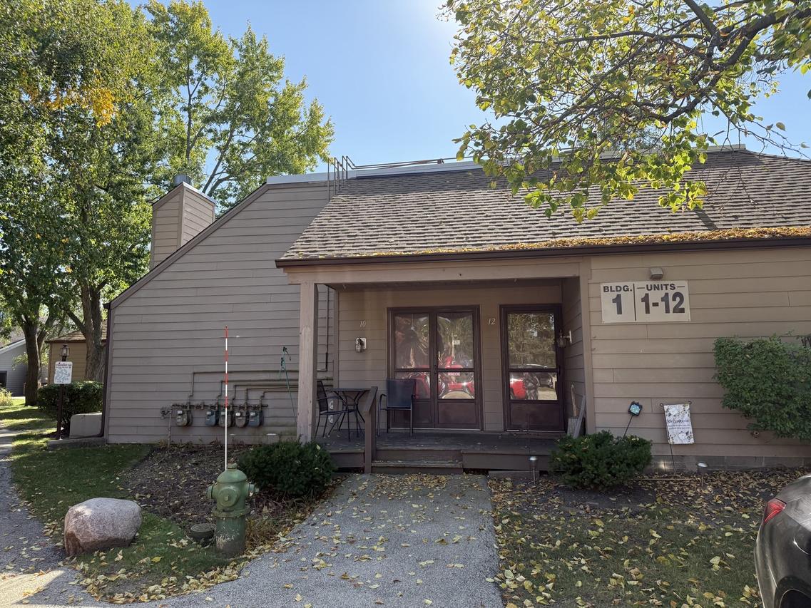 3369 Beacon St. #10, North Chicago, IL 60064