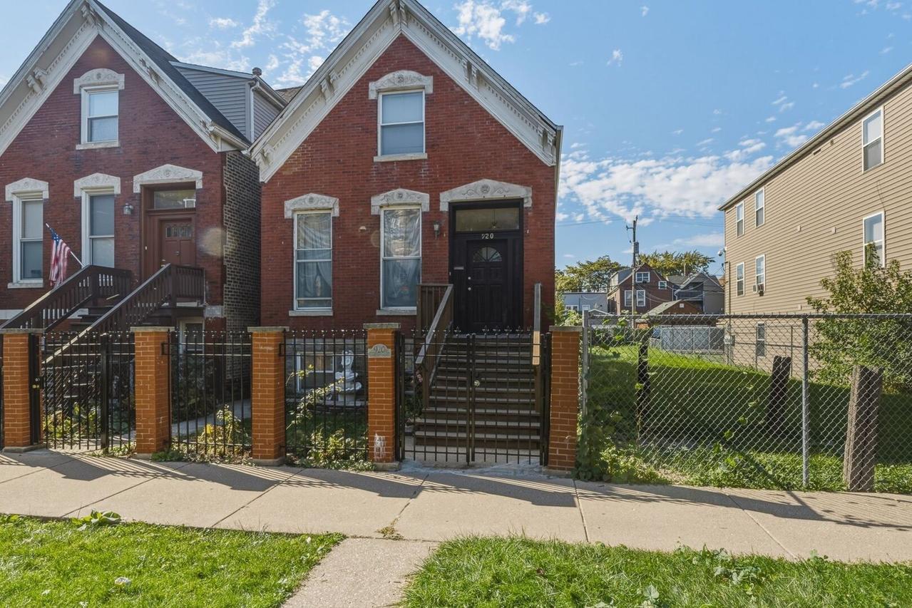 920 N Mozart St., Chicago, IL 60622