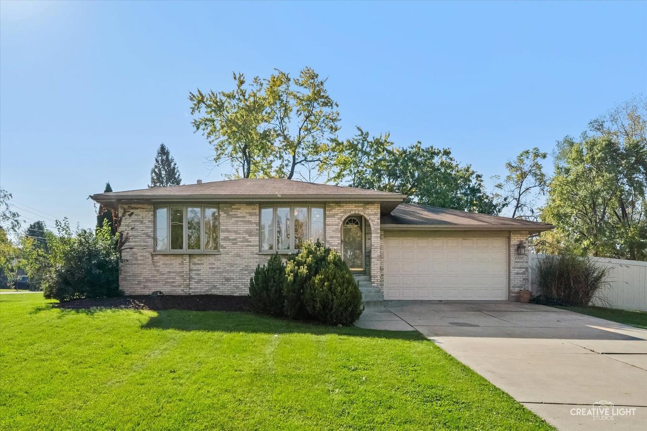 8300 S 84th Ct., Hickory Hills, IL 60457