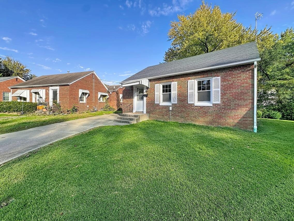 1204 29th Avenue Ct., Moline, IL 61265