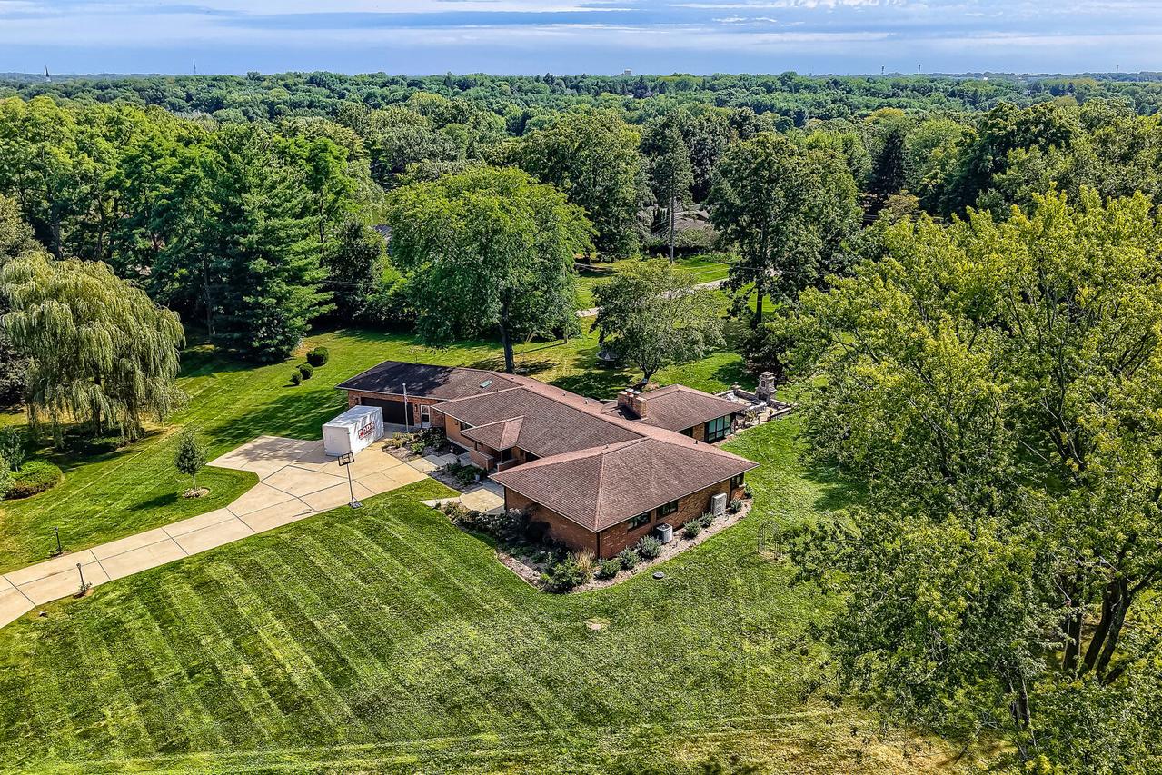 1803 Paula Ct., Sleepy Hollow, IL 60118