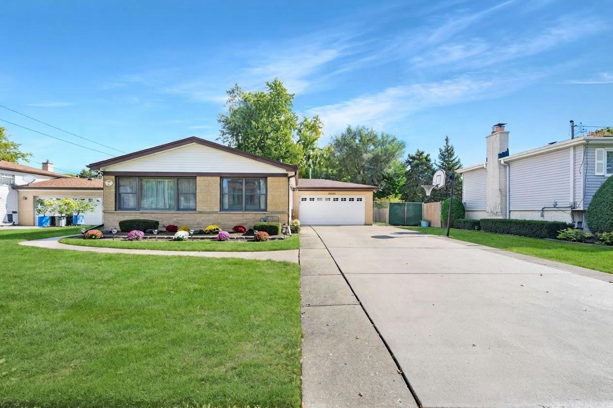 1933 Plainfield Dr., Des Plaines, IL 60018