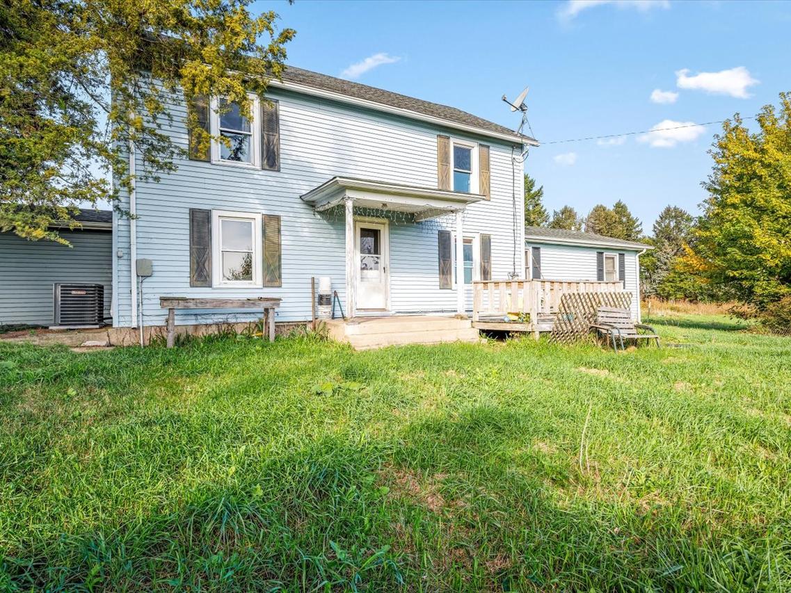 5793 W Town Line Rd., Leaf River, IL 61047