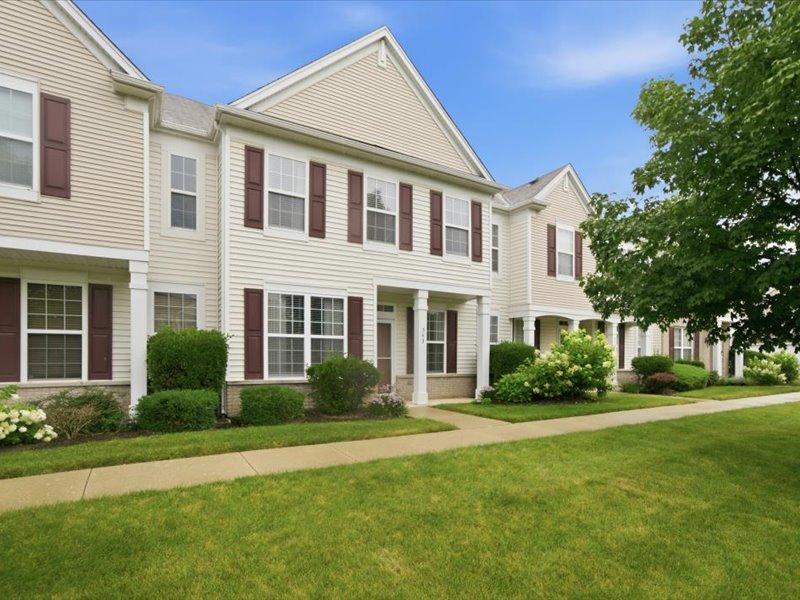 543 Topeka Dr., Grayslake, IL 60030