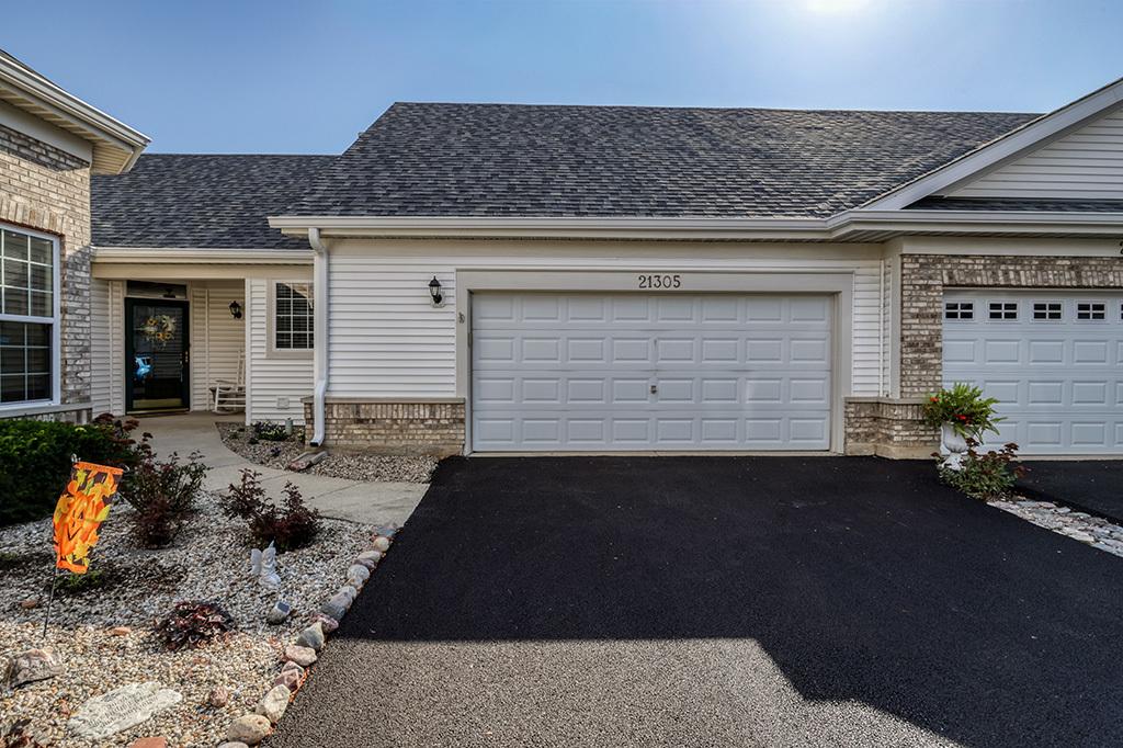 21305 Hidden Lake Ct., Crest Hill, IL 60403