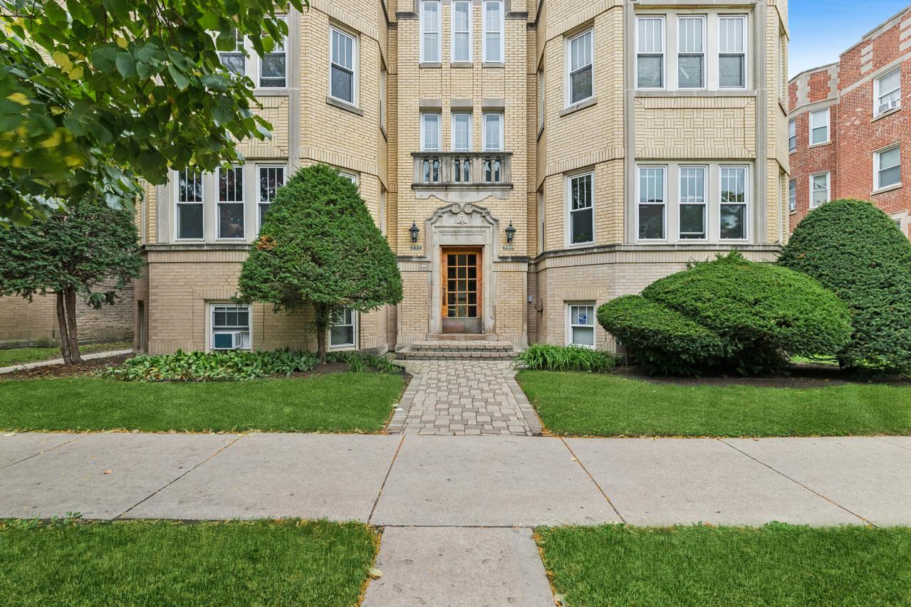 6436 N Damen Ave. #3N, Chicago, IL 60645