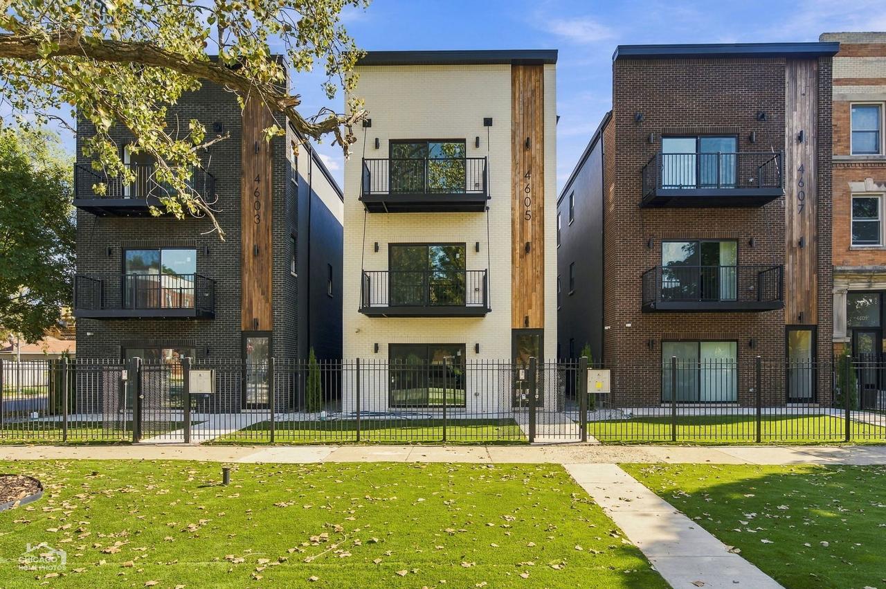 4605 S Prairie Ave., Chicago, IL 60653